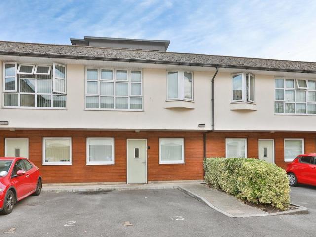 Flat for sale in Poole