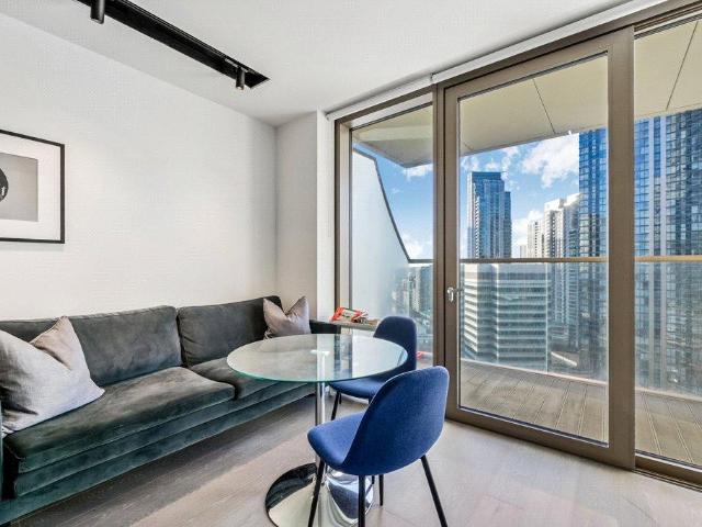 Flat for sale in Isle Of Dogs, Greater London