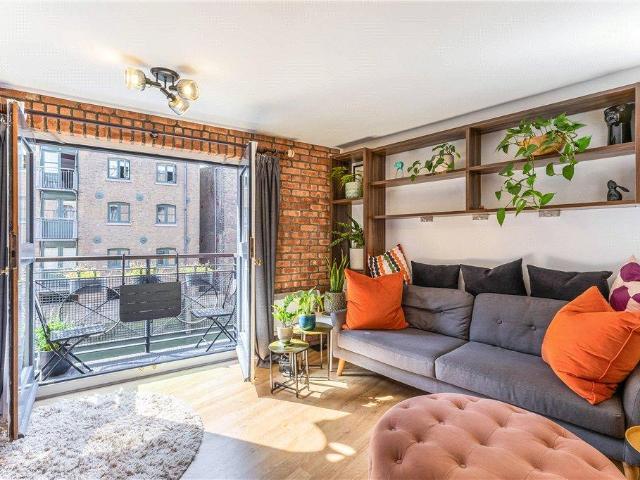Flat for sale in Bermondsey, Greater London