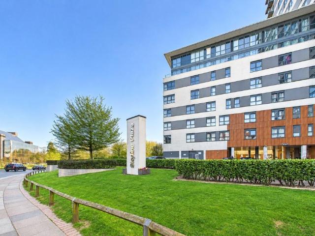 Flat for sale in Basingstoke, Basingstoke and Deane