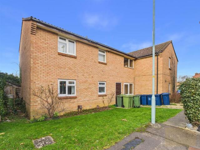 Flat for sale in Pamington, Gloucestershire