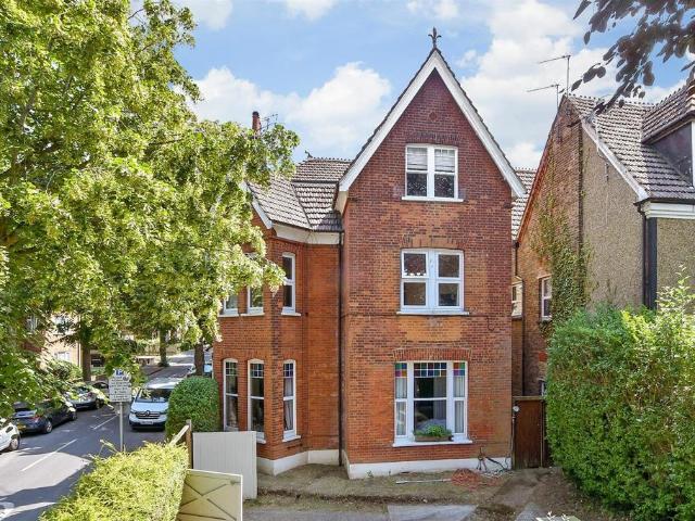 Flat for sale in Carshalton Beeches, Isle Of Man