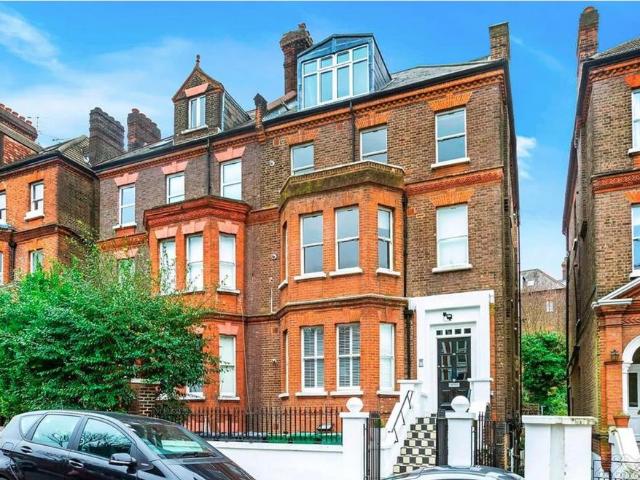 Flat for sale in South Hampstead, Greater London