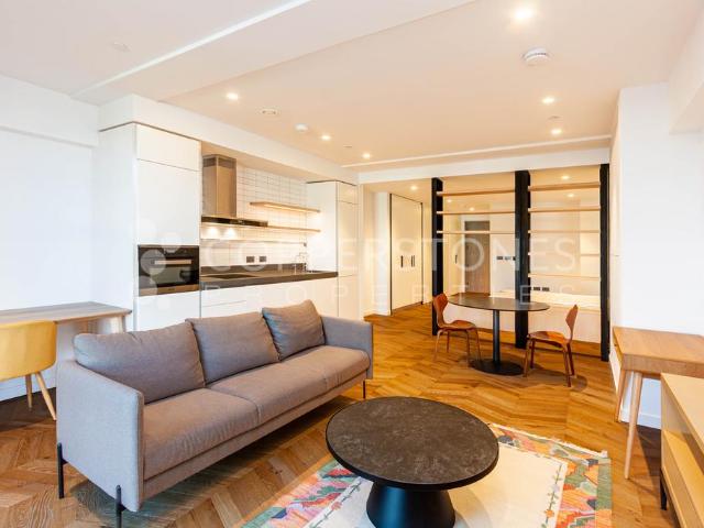 Flat for sale in Nine Elms, Greater London