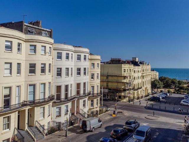 Flat for sale in Brunswick