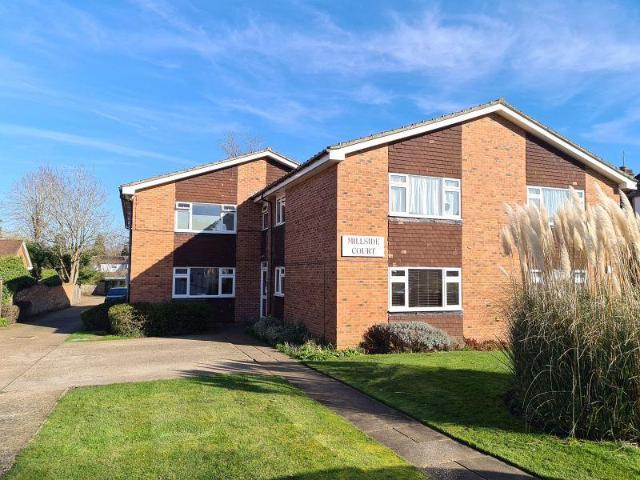 Flat for sale in Pachesham Park, Surrey