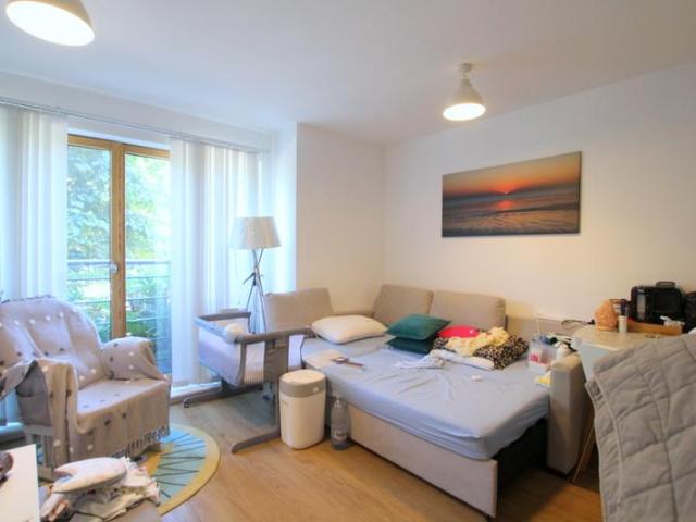 Flat for sale in Roehampton, Greater London