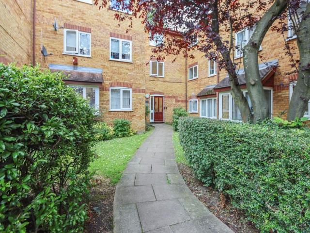 Flat for sale in Colney Hatch, Isle Of Man