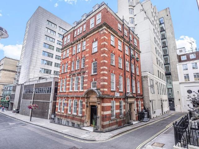 Flat for sale in Covent Garden, Greater London