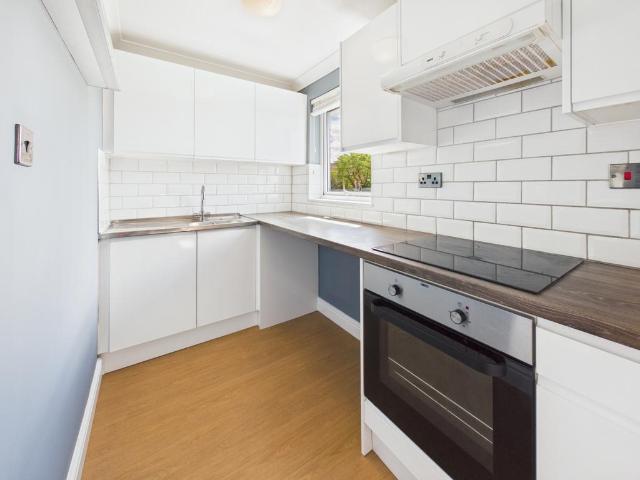Flat for sale in Tadley, Priest Down