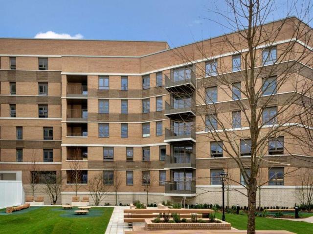 Flat for sale in Hornsey, Greater London