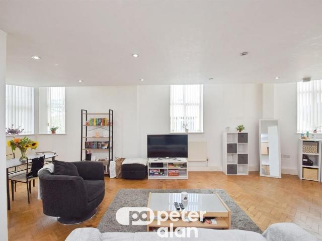 Flat for sale in Mount Pleasant, Swansea