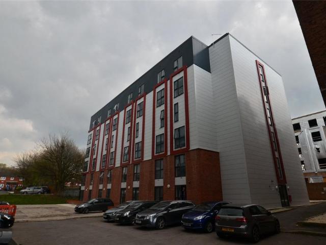 Flat for sale in Calderstones