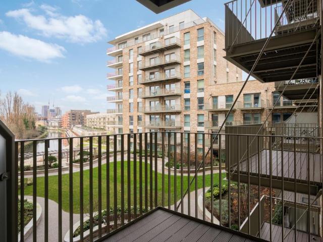Flat for sale in Alperton, Greater London
