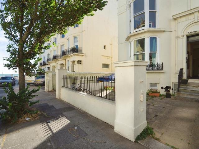 Flat for sale in Brunswick