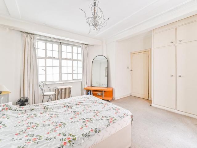 Flat for sale in City of Westminster, Greater London