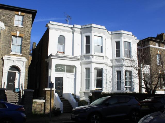 Flat for sale in London Borough of Lewisham, Blackheath