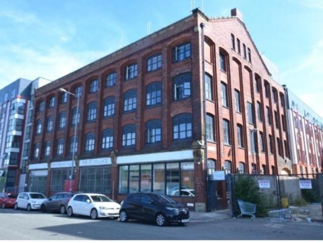 Flat for sale in Calderstones