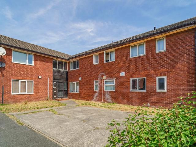 Flat for sale in Calderstones