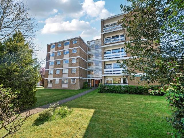 Flat for sale in Woodcote Green, Greater London