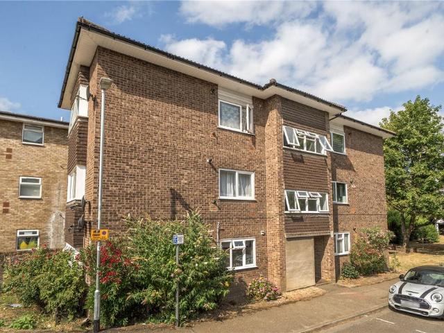 Flat for sale in Yiewsley, Greater London