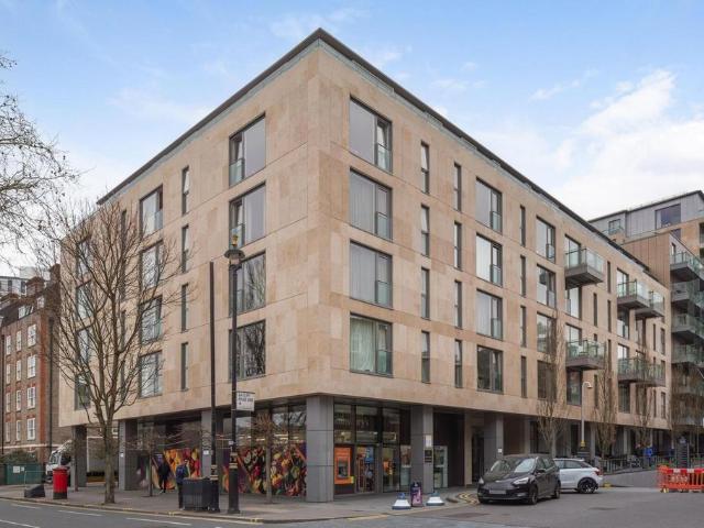 Flat for sale in Pimlico, Greater London