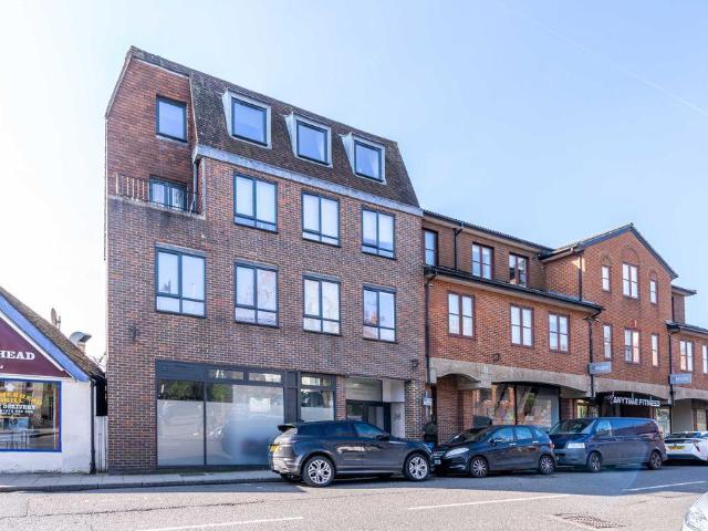 Flat for sale in Pachesham Park, Surrey