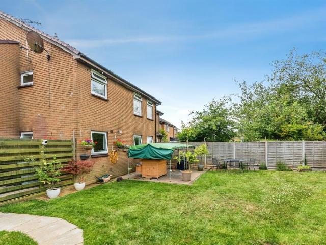 Flat for sale in Black Bourton, Oxfordshire