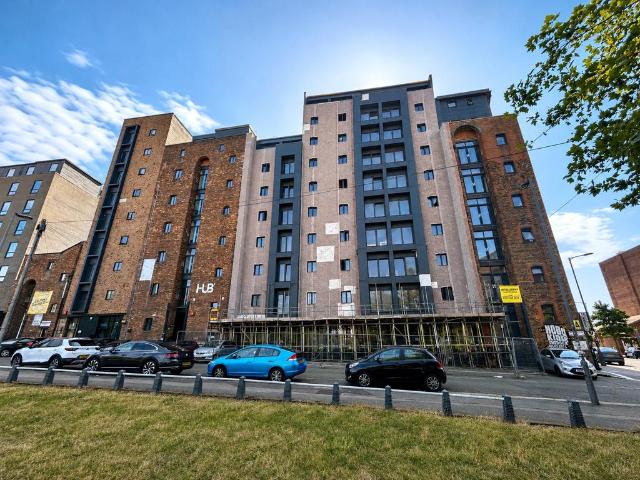 Flat for sale in Chinatown, Calderstones