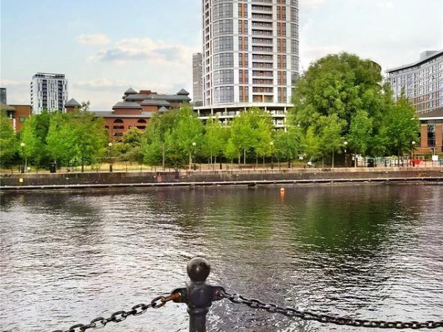 Flat for sale in Salford Quays, Salford