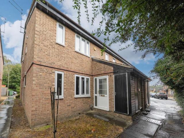 Flat for sale in Dromore, Oxfordshire