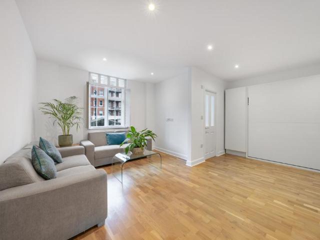 Flat for sale in St. John's Wood, Isle Of Man