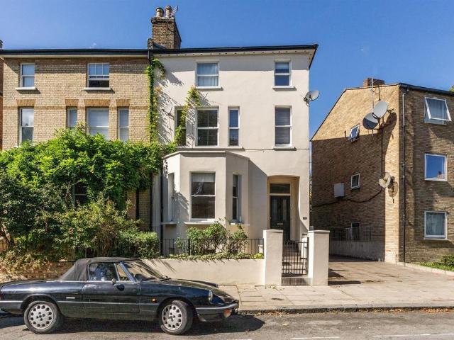 Flat for sale in Tufnell Park, Greater London