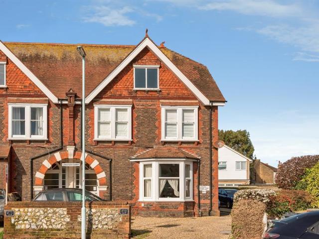 Flat for sale in Worthing, West Sussex