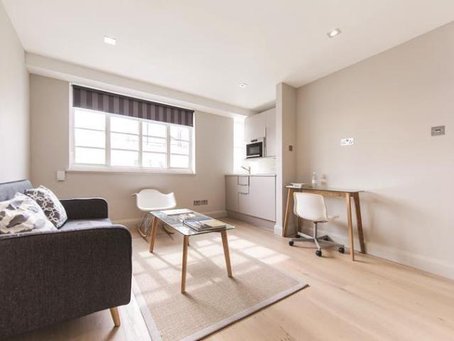 Flat for sale in Chelsea, Greater London