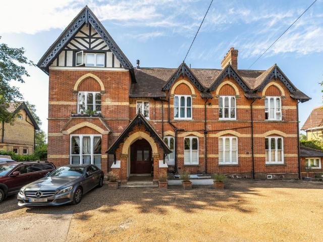 Flat for sale in Broadwater Down, Sandown Park
