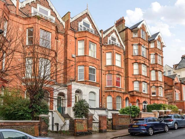 Flat for sale in South Hampstead, Greater London