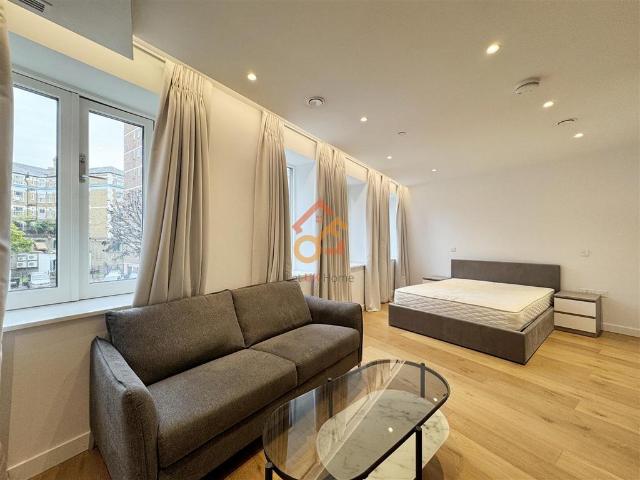 Flat for sale in Holborn, Greater London