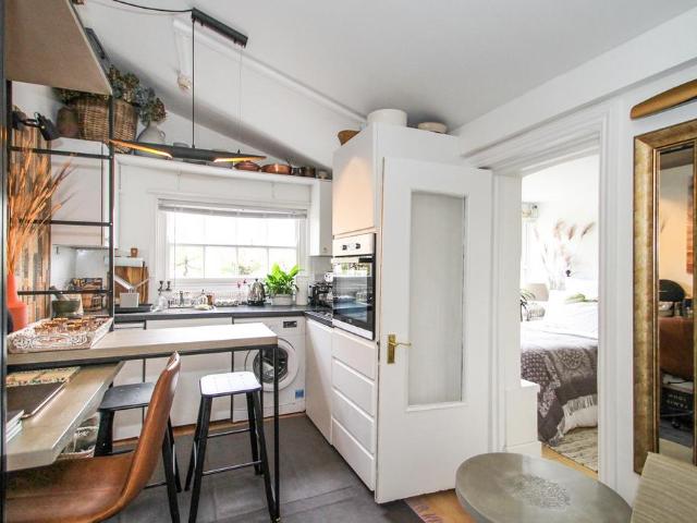 Flat for sale in Barnsbury, Greater London