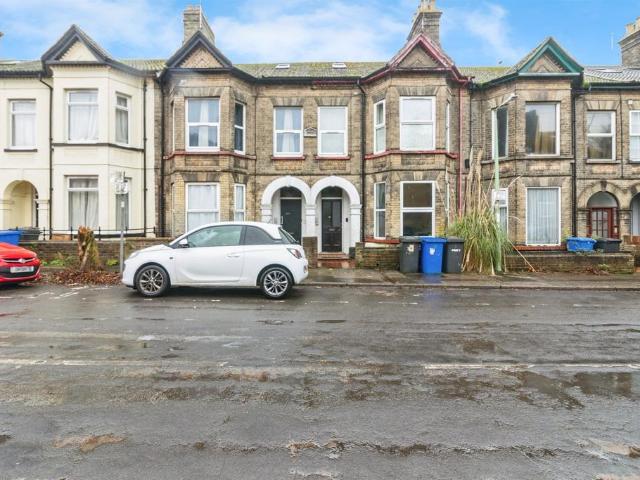 Flat for sale in Eastbridge, Suffolk