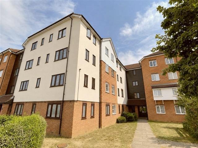 Flat for sale in Alperton, Greater London