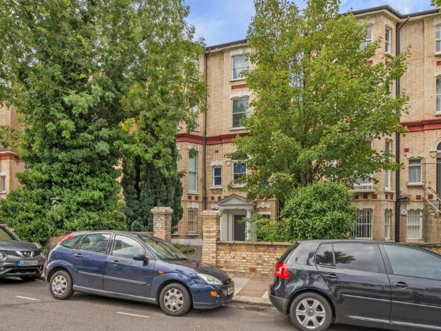 Flat for sale in Belsize Park, Primrose Hill