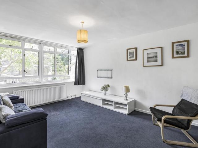 Flat for sale in Pimlico, Greater London