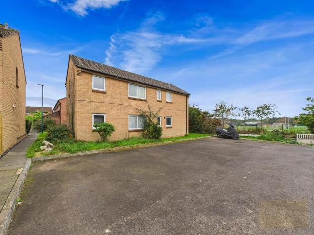 Flat for sale in Pamington, Gloucestershire