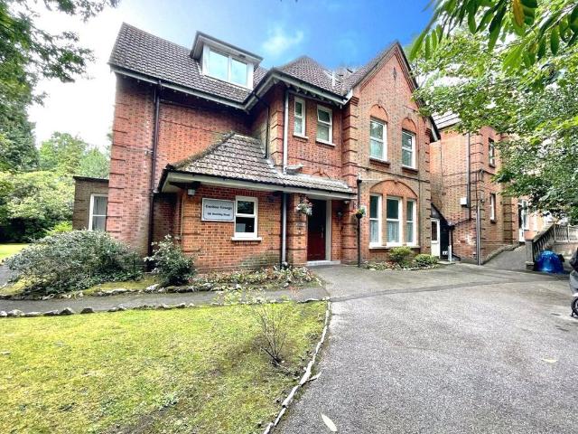 Flat for sale in West Cliff, Isle Of Man