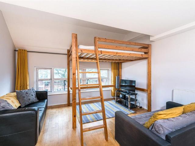 Flat for sale in Pimlico, Greater London