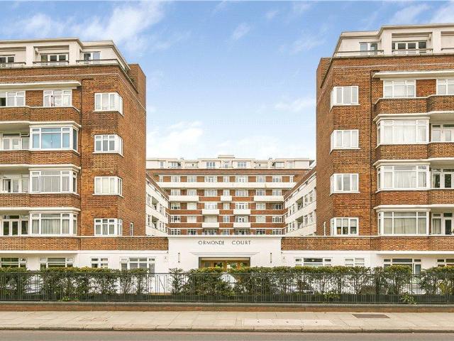 Flat for sale in Putney, Greater London