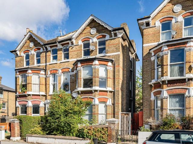 Flat for sale in London Borough of Lambeth, Greater London