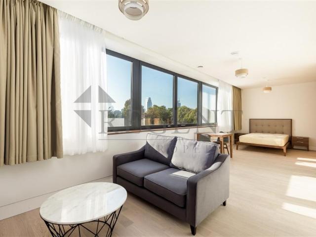 Flat for sale in De Beauvoir Town, Greater London