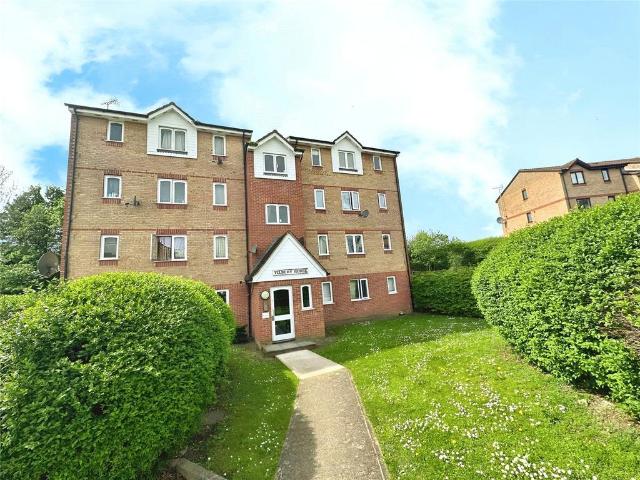 Flat for sale in London Borough of Lewisham, Greater London